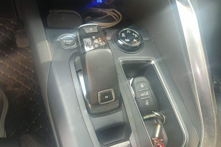 Used Peugeot 5008 2023 400THP Passionate Full-Seat Edition 7 Seats Gear Lever