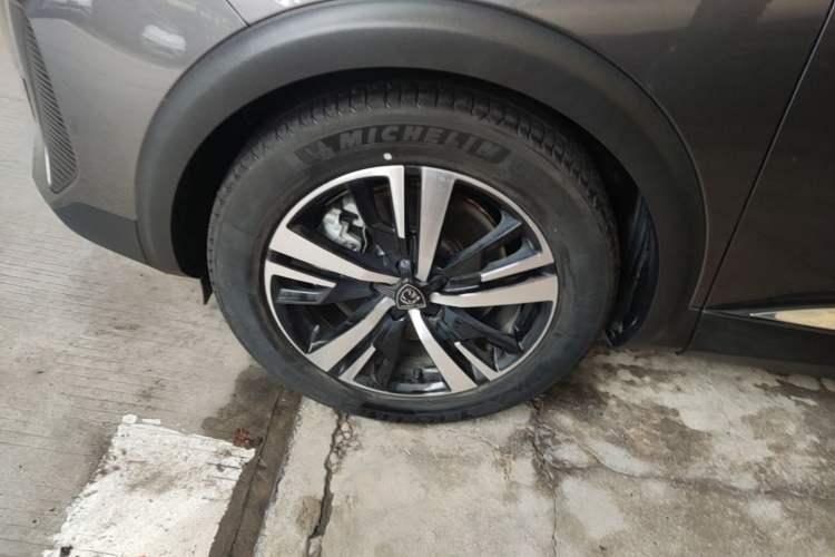 Used Peugeot 5008 2023 400THP True Love Edition 5-seater Left Front Wheel Hub