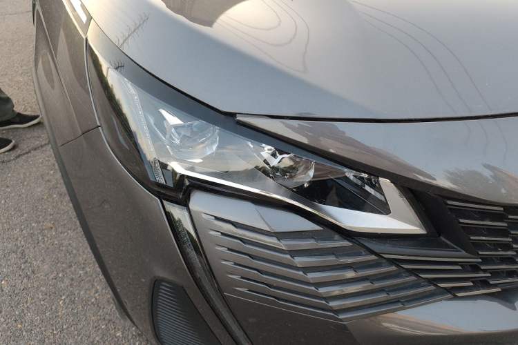 Used Peugeot 5008 2023 400THP Flagship Glory Edition 7-Seater Right Front Headlight
