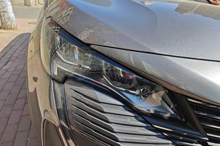 Used Peugeot 5008 2023 400THP True Love Edition 5-seater Right Front Headlight