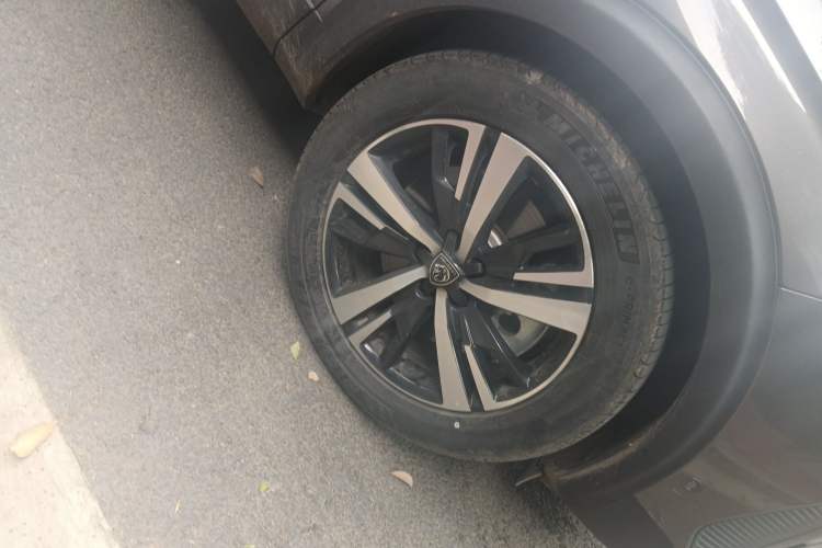 Used Peugeot 5008 2023 400THP Passionate Full-Seat Edition 7 Seats Right Front Wheel Hub