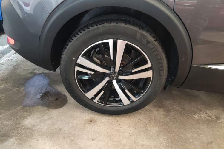 Used Peugeot 5008 2023 400THP True Love Edition 5-seater Right Rear Wheel Hub