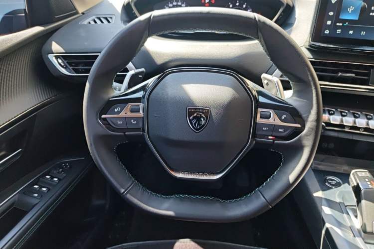 Used Peugeot 5008 2023 400THP True Love Edition 5-seater Steering Wheel