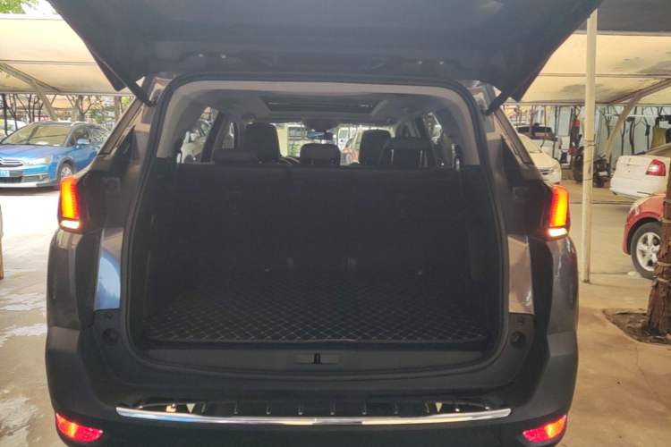 Used Peugeot 5008 2023 400THP True Love Edition 5-seater Trunk