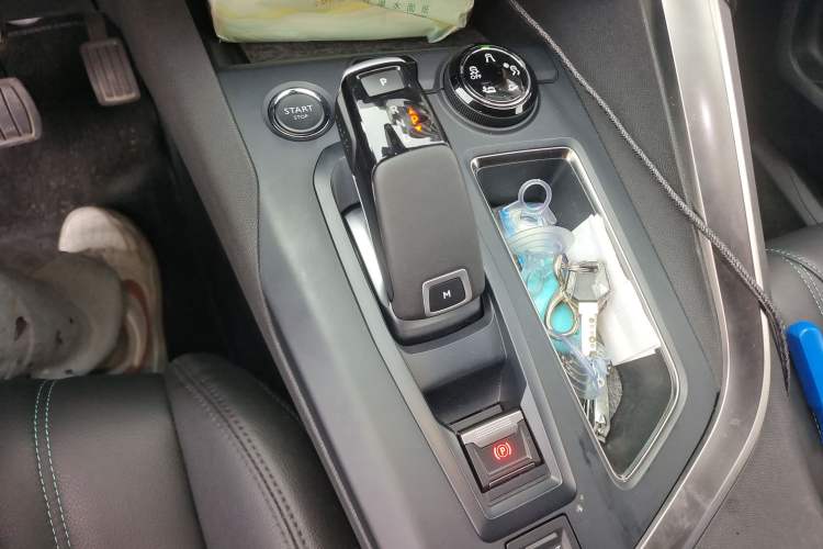 Used Peugeot 5008 2023 400THP Passionate Full-Seat Edition 7 Seats Gear Lever