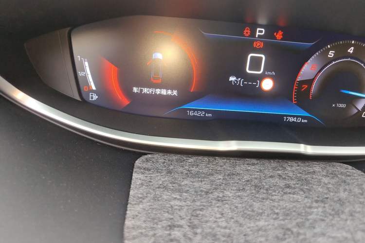 Used Peugeot 5008 2023 400THP Passionate Full-Seat Edition 7 Seats Odometer Close Up