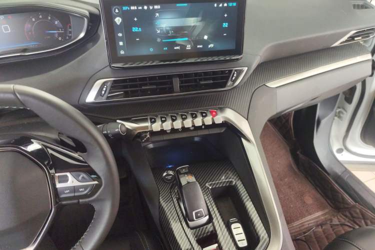 Used Peugeot 5008 2023 400THP True Love Edition 5-seater Audio And AC Panel
