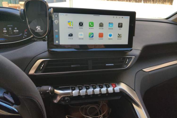 Used Peugeot 5008 2023 400THP True Love Edition 5-seater Audio And AC Panel
