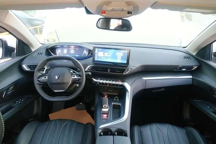 Used Peugeot 5008 2023 400THP Passionate Full-Seat Edition 7 Seats Center Console