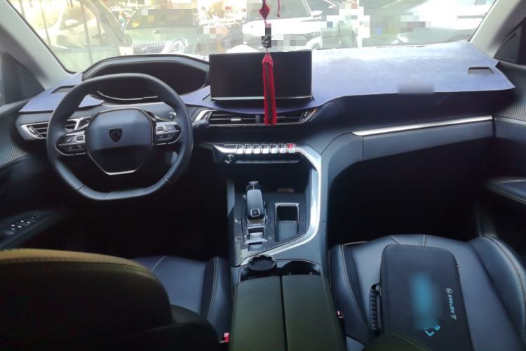 Used Peugeot 5008 2023 400THP True Love Edition 5-seater Center Console