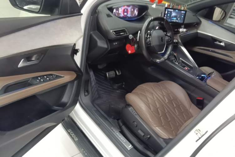 Used Peugeot 5008 2023 400THP Flagship Glory Edition 7-Seater Driver Seat