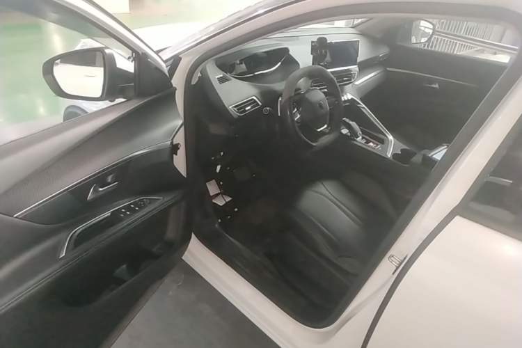 Used Peugeot 5008 2023 400THP True Love Edition 5-seater Driver Seat