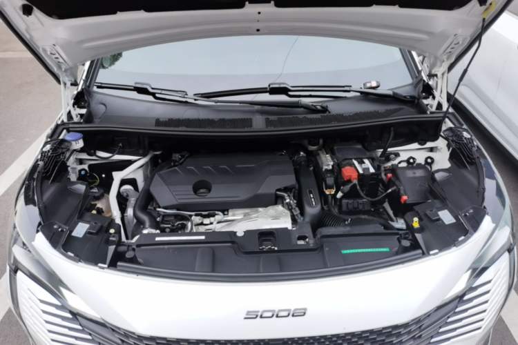 Used Peugeot 5008 2023 400THP True Love Edition 5-seater Engine Bay