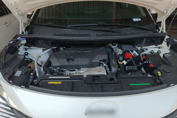 Used Peugeot 5008 2023 400THP True Love Edition 5-seater Engine Bay
