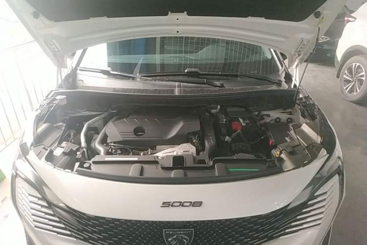 Used Peugeot 5008 2023 400THP True Love Edition 5-seater Engine Bay