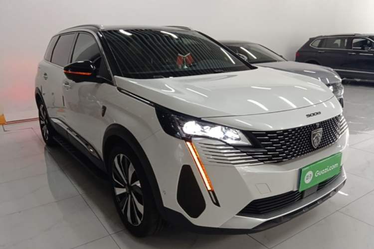 Used Peugeot 5008 2023 400THP Flagship Glory Edition 7-Seater Front Right 45 Deg