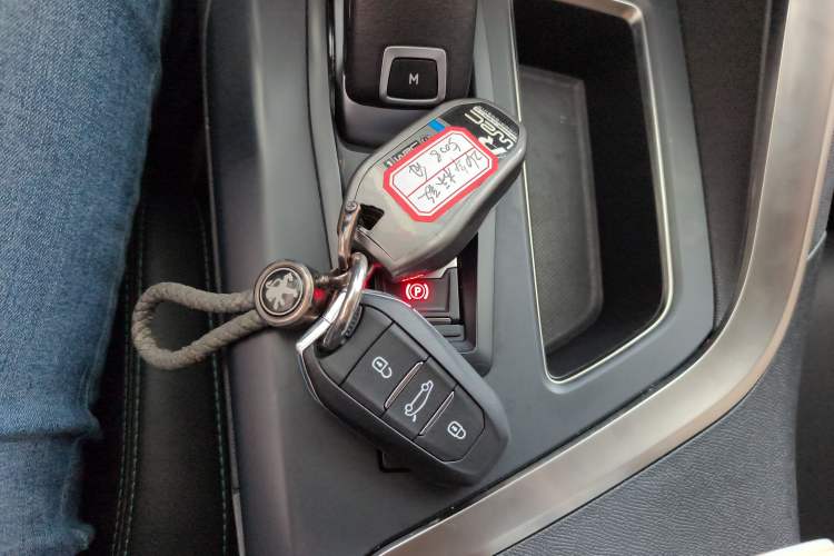 Used Peugeot 5008 2023 400THP True Love Edition 5-seater Interior 1