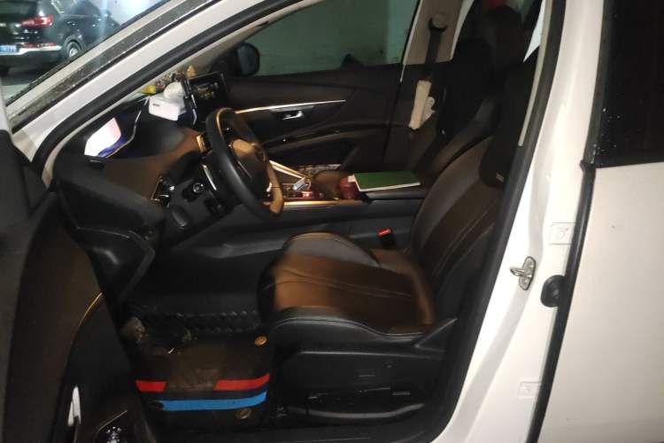 Used Peugeot 5008 2023 400THP True Love Edition 5-seater Left Front Seat
