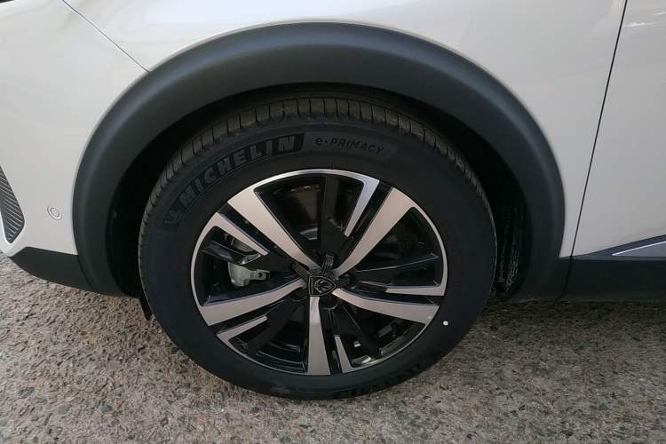Used Peugeot 5008 2023 400THP Passionate Full-Seat Edition 7 Seats Left Front Wheel Hub