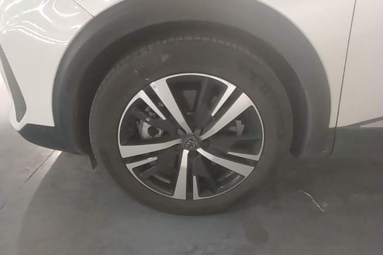Used Peugeot 5008 2023 400THP True Love Edition 5-seater Left Front Wheel Hub