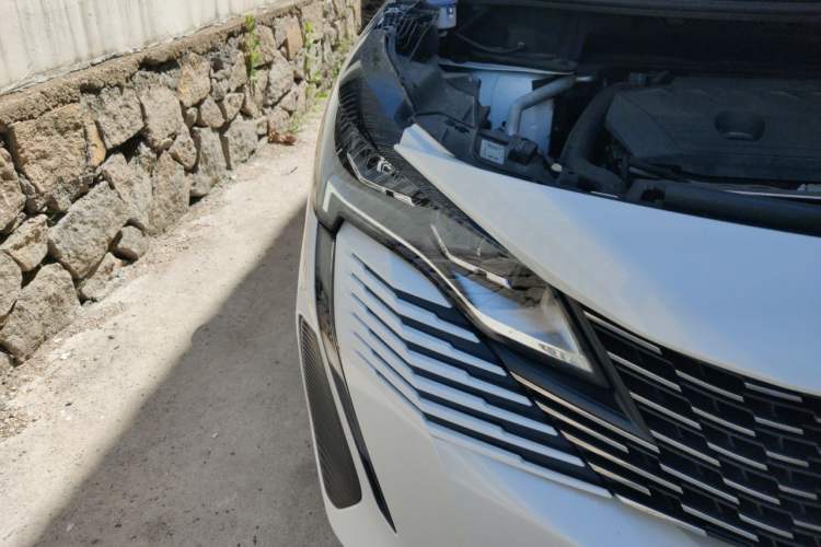 Used Peugeot 5008 2023 400THP True Love Edition 5-seater Right Front Headlight