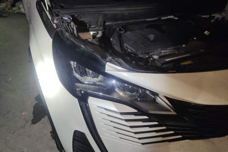 Used Peugeot 5008 2023 400THP True Love Edition 5-seater Right Front Headlight