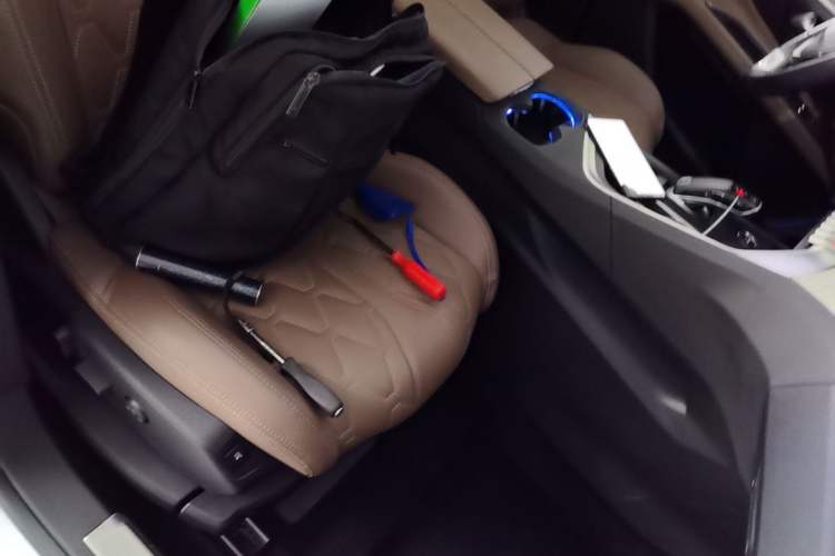 Used Peugeot 5008 2023 400THP Flagship Glory Edition 7-Seater Right Front Seat