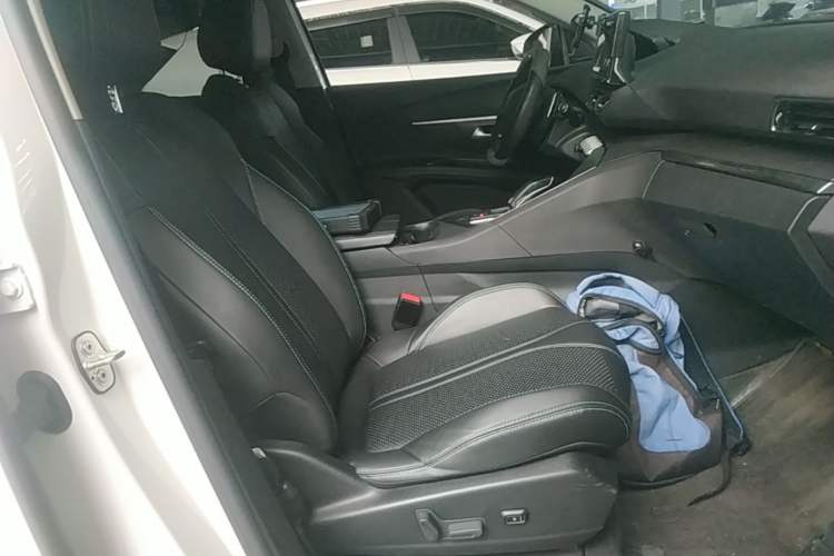 Used Peugeot 5008 2023 400THP True Love Edition 5-seater Right Front Seat