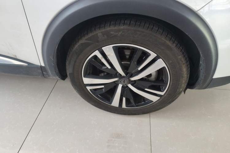 Used Peugeot 5008 2023 400THP True Love Edition 5-seater Right Front Wheel Hub