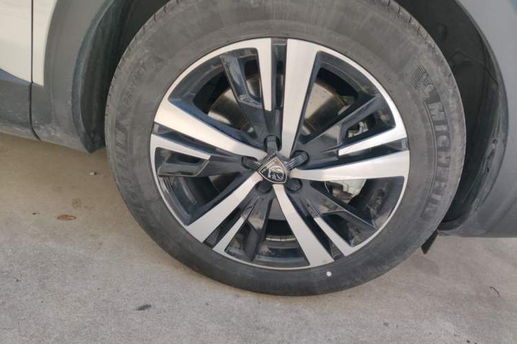Used Peugeot 5008 2023 400THP True Love Edition 5-seater Right Front Wheel Hub