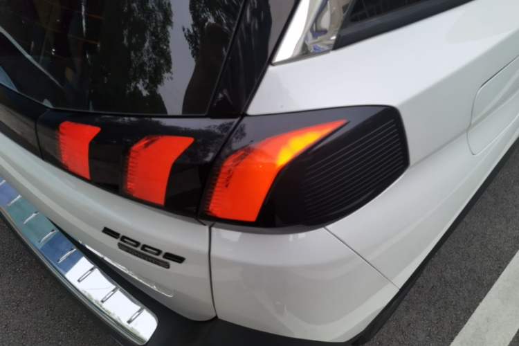 Used Peugeot 5008 2023 400THP True Love Edition 5-seater Right Rear Taillight