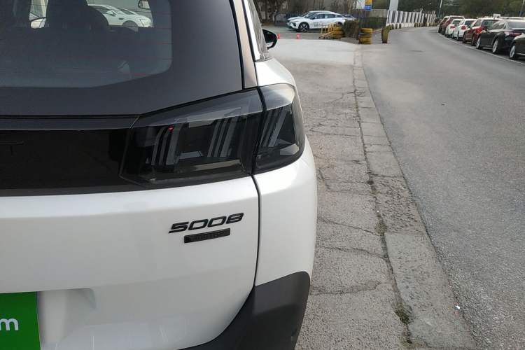 Used Peugeot 5008 2023 400THP Passionate Full-Seat Edition 7 Seats Right Rear Taillight