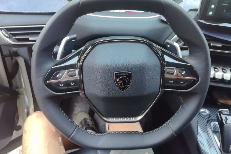 Used Peugeot 5008 2023 400THP True Love Edition 5-seater Steering Wheel