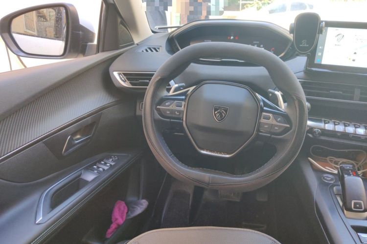 Used Peugeot 5008 2023 400THP True Love Edition 5-seater Steering Wheel