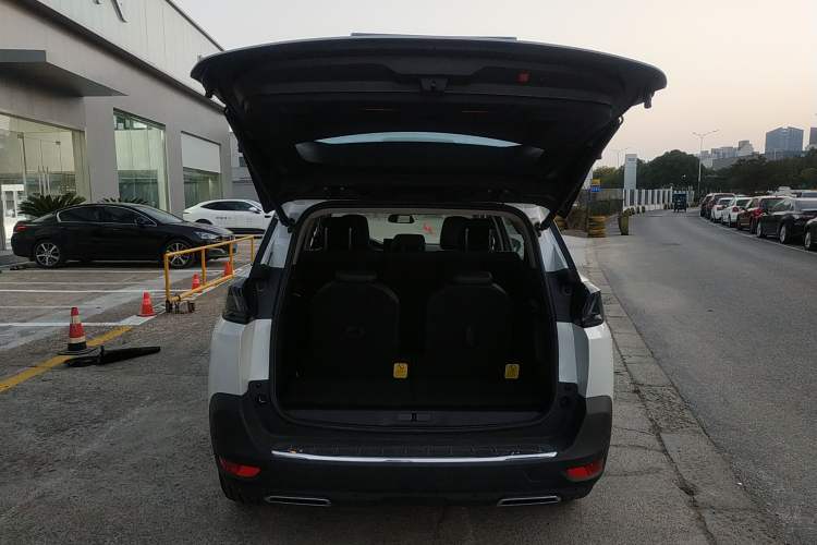 Used Peugeot 5008 2023 400THP Passionate Full-Seat Edition 7 Seats Trunk