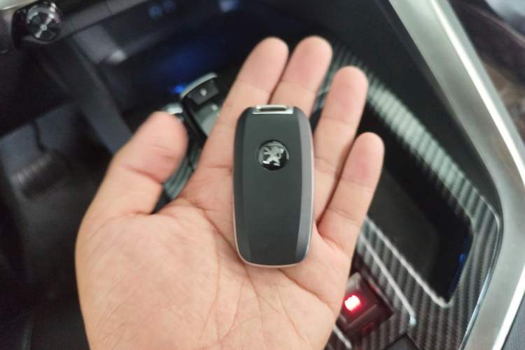 Used Peugeot 5008 2023 400THP True Love Edition 5-seater Vehicle Key