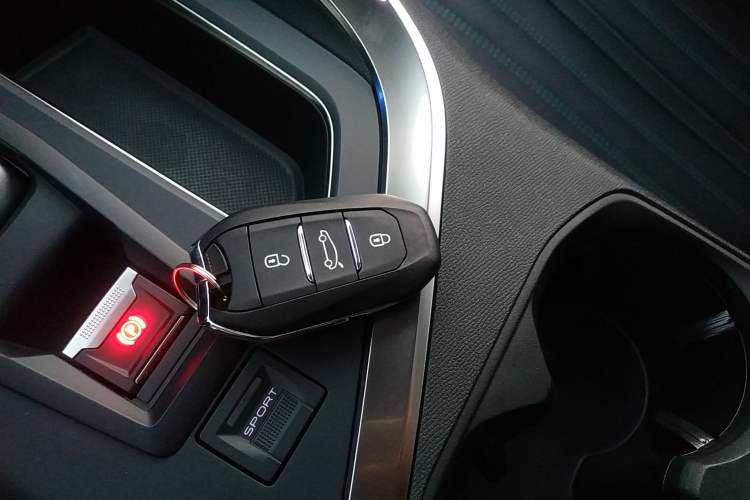 Used Peugeot 5008 2023 400THP Passionate Full-Seat Edition 7 Seats Vehicle Key
