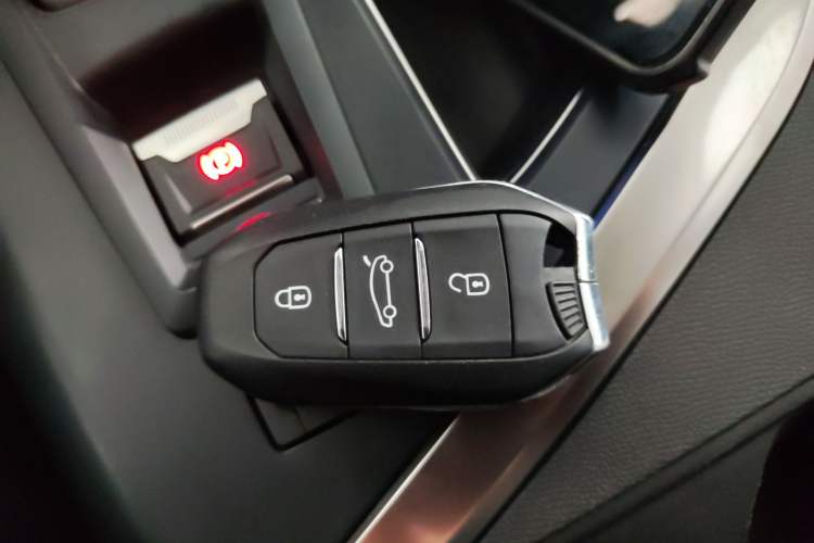 Used Peugeot 5008 2023 400THP Passionate Full-Seat Edition 7 Seats Vehicle Key