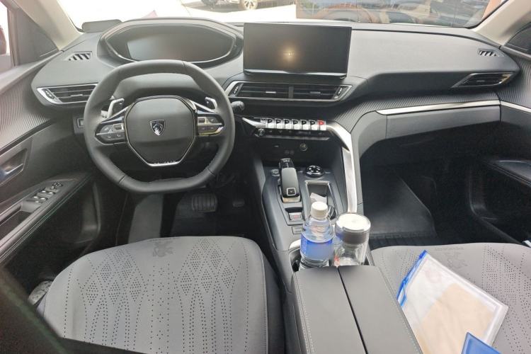 Used Peugeot 5008 2025 Flagship Edition Center Console