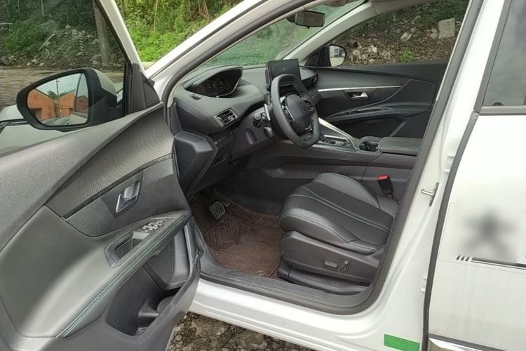 Used Peugeot 5008 2025 Luxury Edition Driver Seat