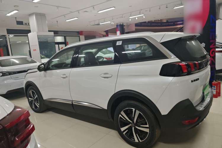 Used Peugeot 5008 2025 Luxury Edition Exterior 5
