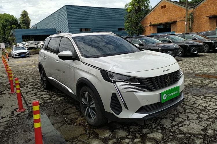 Used Peugeot 5008 2025 Luxury Edition Front Right 45 Deg