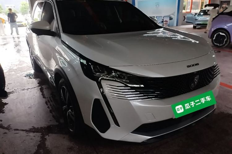 Used Peugeot 5008 2025 Luxury Edition Front Right 45 Deg
