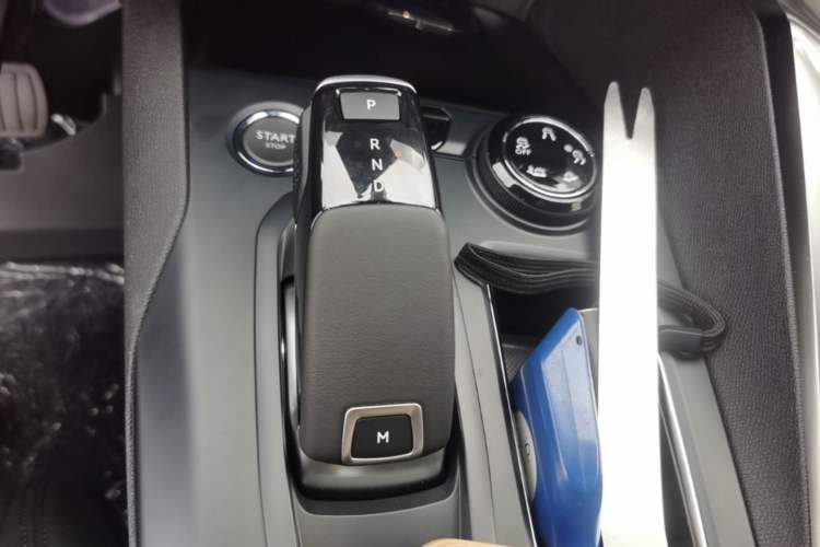 Used Peugeot 5008 2025 Flagship Edition Gear Lever
