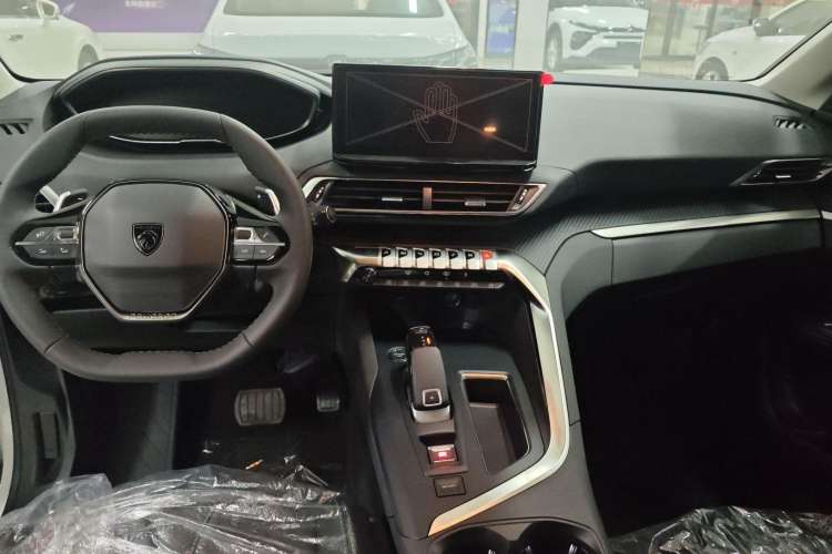 Used Peugeot 5008 2025 Luxury Edition Interior 3
