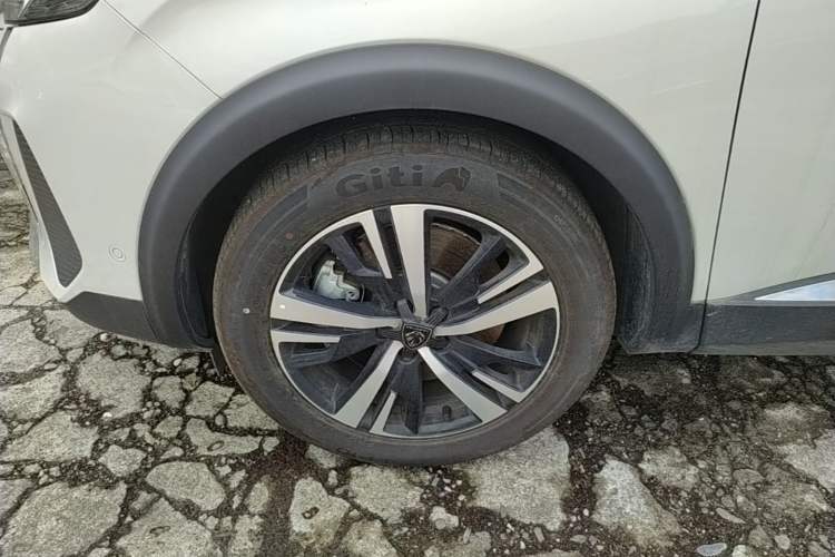 Used Peugeot 5008 2025 Luxury Edition Left Front Wheel Hub