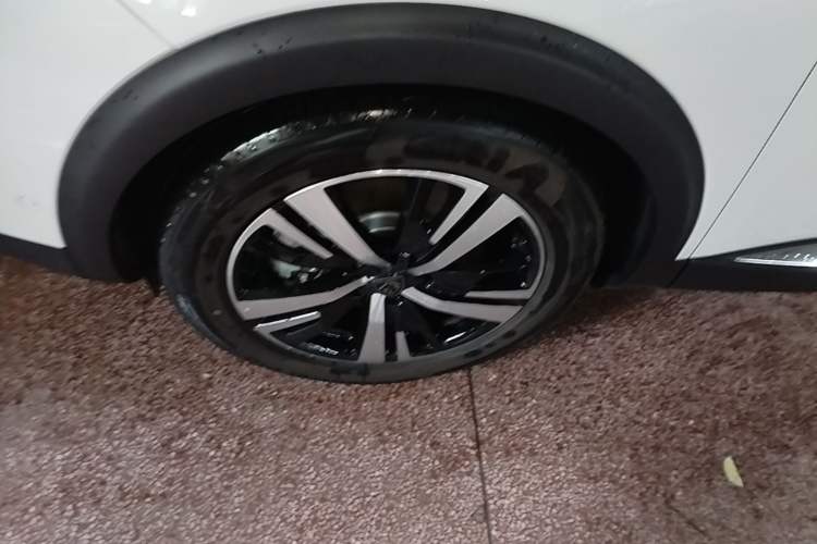 Used Peugeot 5008 2025 Luxury Edition Left Front Wheel Hub