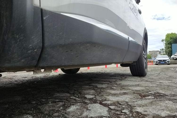 Used Peugeot 5008 2025 Luxury Edition Left Side Sill