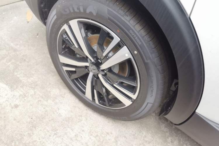 Used Peugeot 5008 2025 Flagship Edition Right Rear Wheel Hub