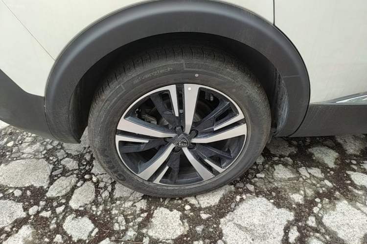 Used Peugeot 5008 2025 Luxury Edition Right Rear Wheel Hub